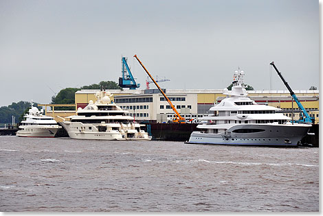 Der Standort Lemwerder der Lrssen Werft hat drei Yachten gleichzeitig zur berholung an der Pier gehabt.