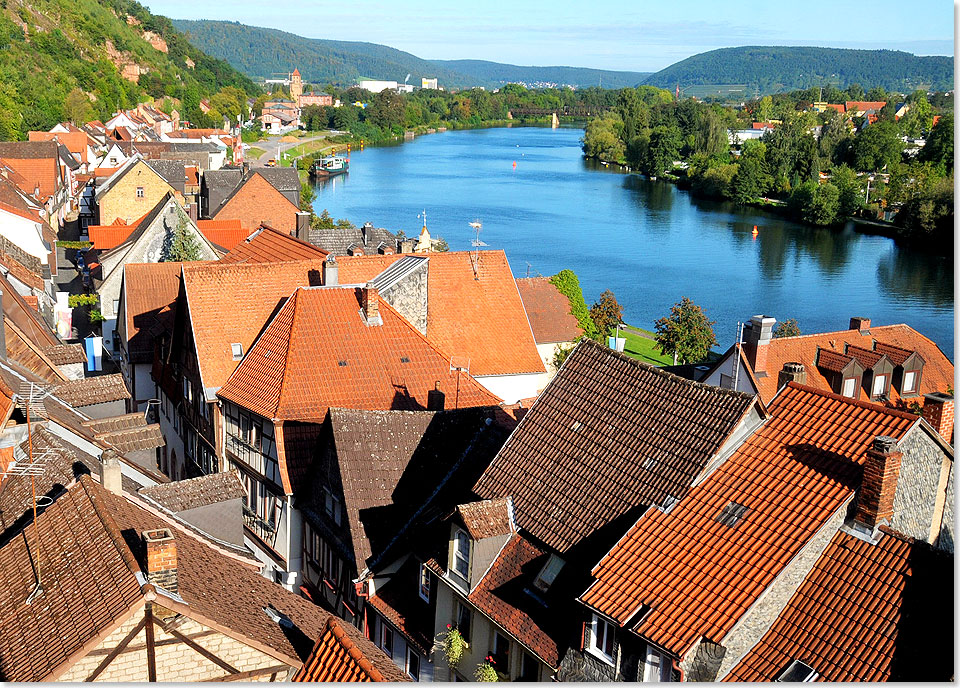 Blick ber die Dcher von Miltenberg auf den Main in nrdliche 
	Richtung