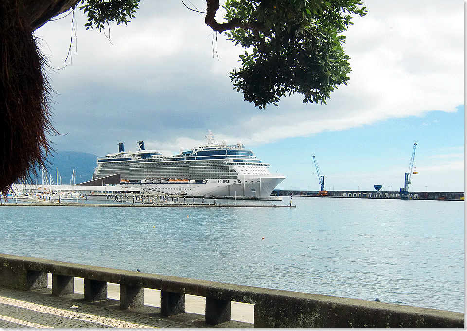 Die MS ECLIPSE hat in Ponta Delgada auf der Azoren-Insel So Miguel angelegt.