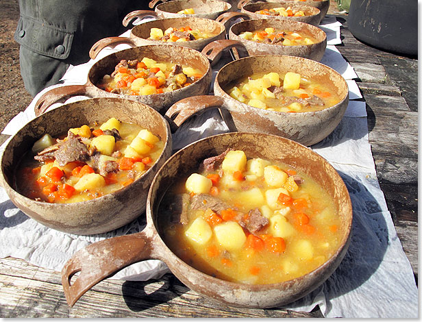 Auch das Fleisch der Rentiere landet auf dem Tisch  als Braten, Wurst oder Beilage in der Suppe.