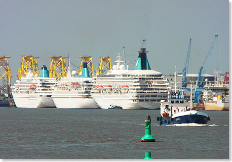 Ein imposanter Anblick: Die drei Phoenix Schiffe hatten am Cruise Center in Bremerhaven festgemacht und begannen von hier aus neue Reisen in den Norden.