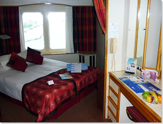  Die Suiten der LOUIS OLYMPIA sind nach Blumen benannt. Die Amaryllis Suite (7001) befindet sich vorne auf

Deck 7 und verfügt über ein Fenster zum Bootsdeck.