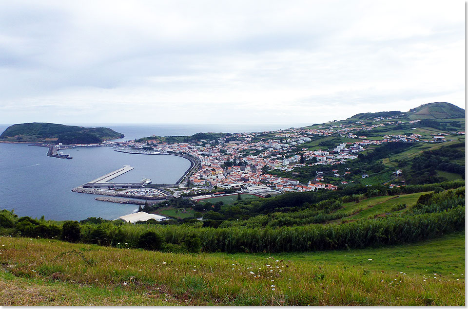 Horta auf Faial ist als beliebte Anlaufstelle für Atlantiküberquerer bekannt geworden.