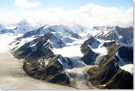 Die sich unter uns erffnende, scheinbar endlose Weite, Kraft und Schnheit dieser majesttischen Bergwelt bertrifft alle Erwartungen.