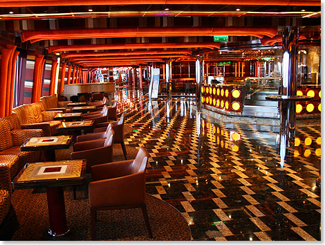 Das Bagdad Café befindet sich mittschiffs auf Deck 5 an der Steuerbord-Arkade.