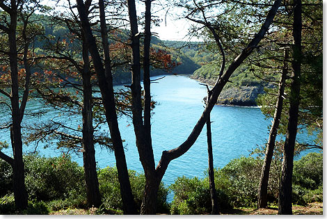 Ein Fjord an der Nordkste des Landes bei Sinop. Wochentags leer und einsam, an Wochenende gern besuchter Punkt fr Familienausflge und Grillparties. Am Strand wird gebadet, an den Felsen geangelt. 