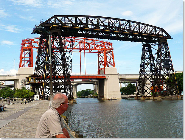 Die historischen Hubbrcken sind Wahrzeichen des Hafens von 
			La Boca, dem bekanntesten Stadtteil von Buenos Aires.