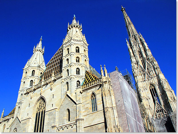 Der gotische Stephansdom – eigentlich Domkirche St. Stephan zu Wien – am Wiener Stephansplatz.