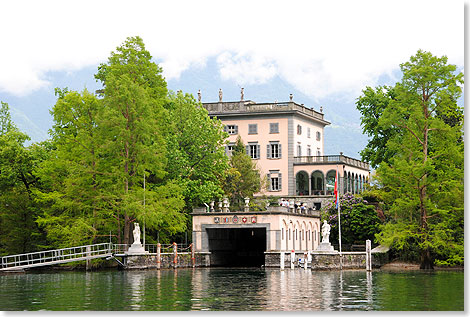 Unweit 
	von Ascona liegen die zwei Brissago-Inseln. Unser Schiff legt an der Isola 
	di San Pancrazio