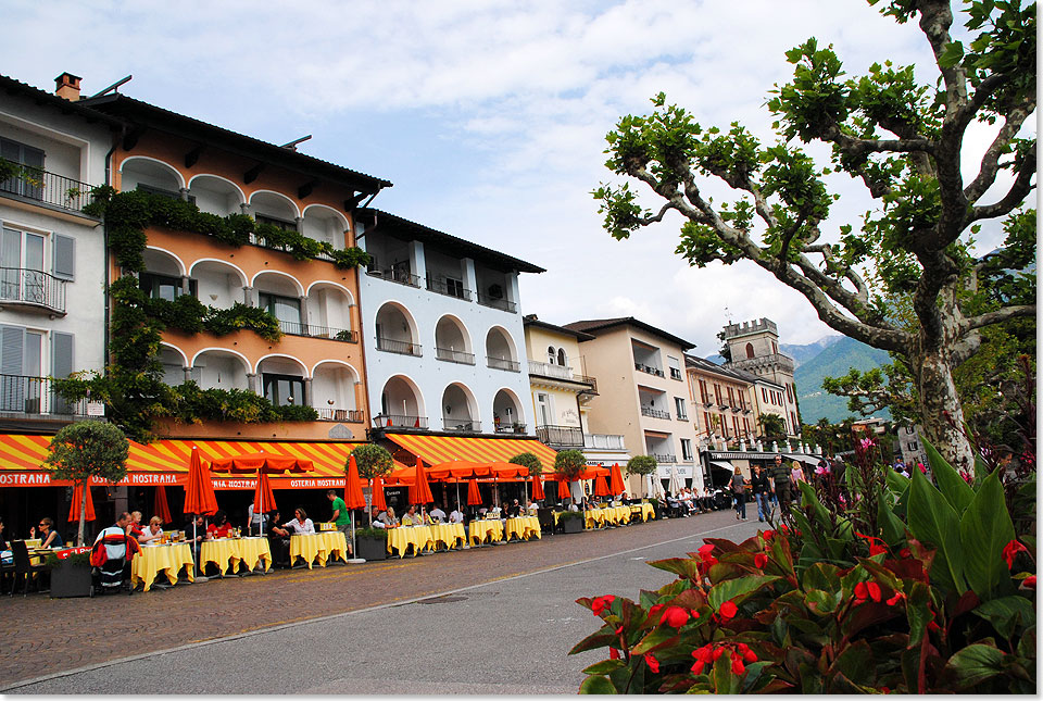 Zurück an der Strandpromenade von 
	Ascona, kann in einem der zahlreichen Restaurants die köstliche Küche des 
	Tessins genossen werden.