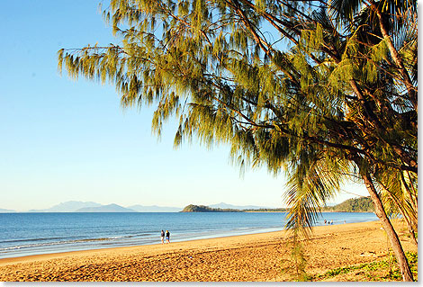 Wer durch Queensland reist, ist immer mit dem Pazifik verbunden. Die erste Station unserer Tour ist Mission Beach. Vom Strand des kleinen Ortes sieht man die Inseln Dunk, Bedarra und Bowen.