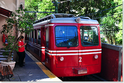 An der Talstation der Zahnradbahn vom Corcovado im Stadtteil Cosme Velho.