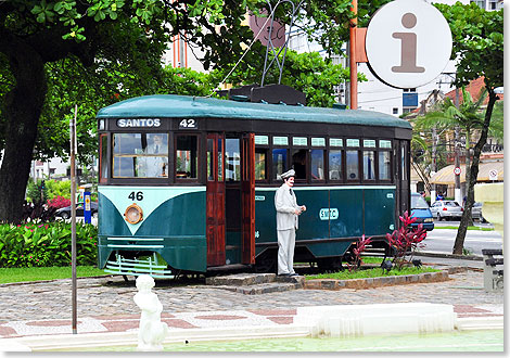 Historischer Straenbahnwaggon mit Touristen-Info.