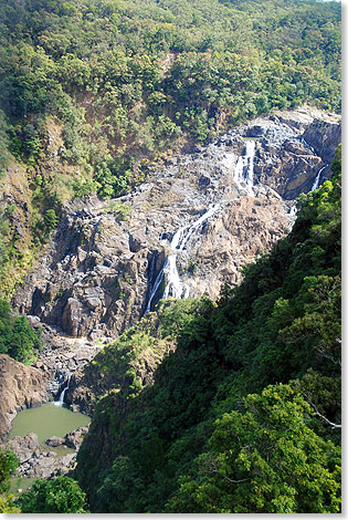  Mein persnliches Highlight der Seilbahnfahrt durch den Barron-Gorge-Nationalpark: die beiden reienden Flle des Barron-Flusses  der Stoney-Creek- und der Surprise-Creek-Fall.