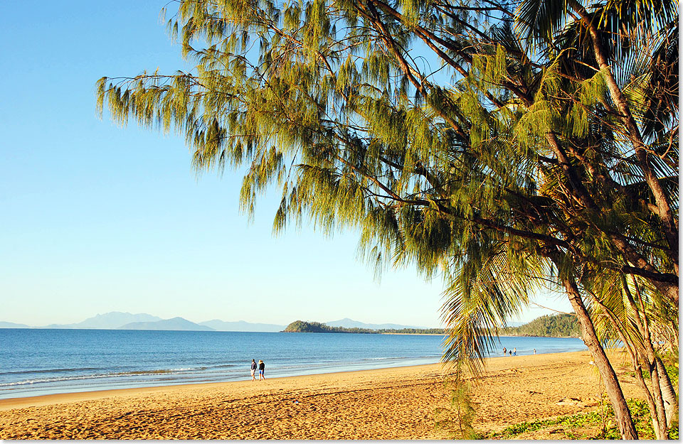 Wer durch Queensland reist, ist immer mit dem Pazifik verbunden. Die erste Station unserer Tour ist Mission Beach. Vom Strand des kleinen Ortes sieht man die Inseln Dunk, Bedarra und Bowen. Zum Great Barrier Reef, dem grten Korallenriff der Erde, ist es von hier nur ein Katzensprung.
