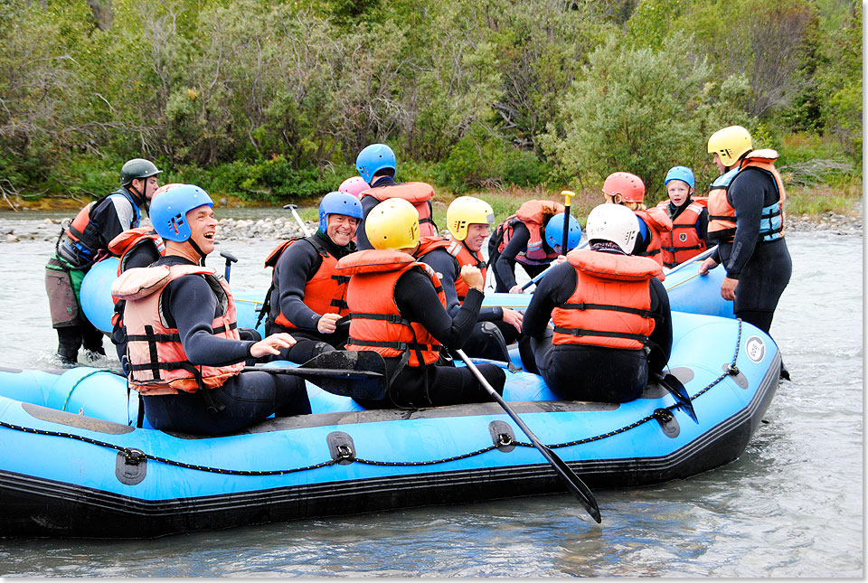  Kein Canyon lsst sich besser erleben, als bei einer Rafting-Tour. Im Yukon Territory gehren die felsigen Tler des Tatshenshini River zu den beliebtesten Kulissen fr Wildwasserabenteuer.