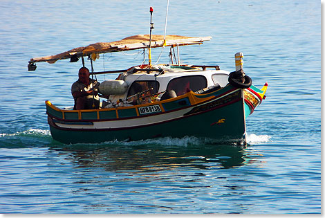 Erfolgreich beim Fischfang. Die Kutter von La Valetta zeigen traditionelle Bauformen und Farben