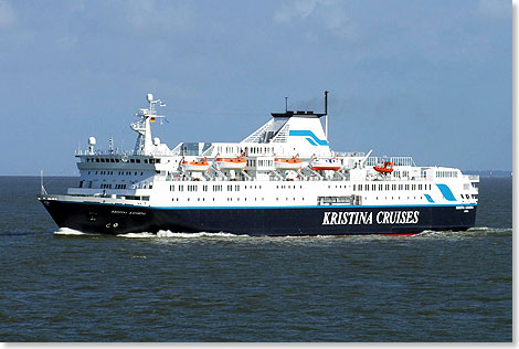 Die KRISTINA KATARINA von Kristina Cruises am 2. September 2013  vor Cuxhaven.