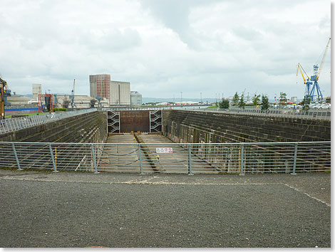 Im Thompson Graving Dock bekamen OLYMPIC und TITANIC vor ihrer Ablieferung 1911 / 1912 ihren letzten Schliff. Heute ist das Trockendock nicht mehr in Benutzung und kann besichtigt werden.