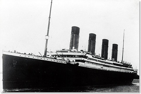 Durch das vorne halb geschlossene Promenadendeck war die TITANIC von auen sofort von ihrem Schwesterschiff OLYMPIC unterscheidbar