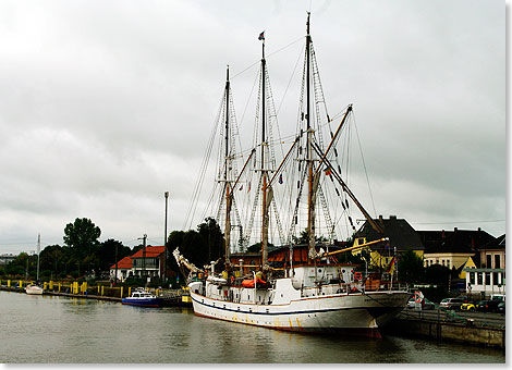 Die LISSI, bereit zum Auslaufen aus ihrem Heimathafen Elsfleth an der Weser.