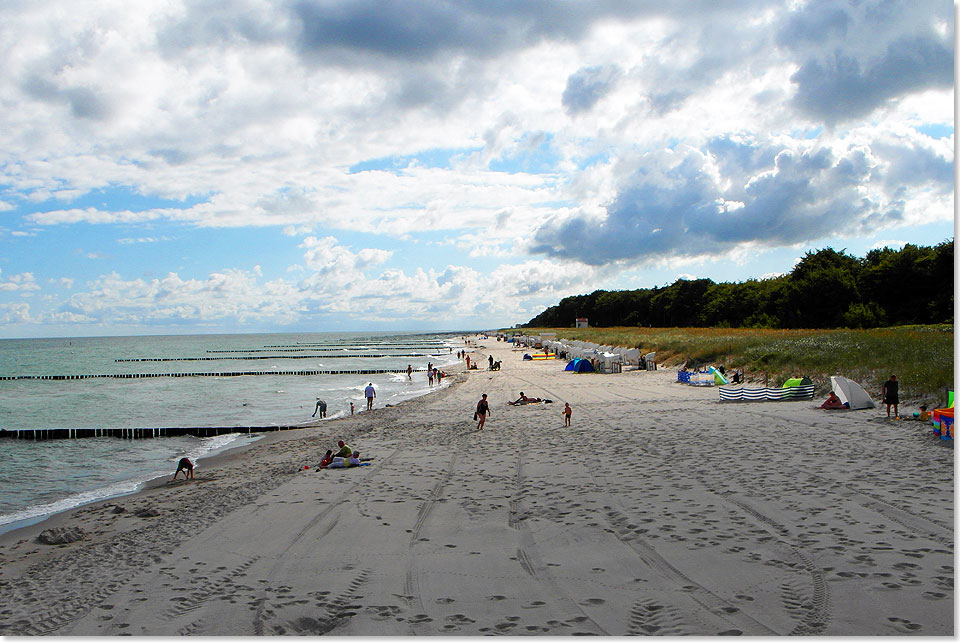  Leere, unendlich lange Strände laden an der Ostseeküste Gäste ein: „MeckPomm” ist neuerdings das beliebteste Ferienland der Deutschen.
