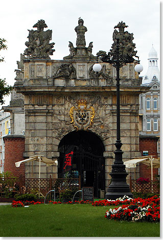 In Stettin erinnert das alte Stadttor an preuische Zeiten und Knige.