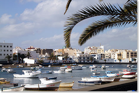 Die Altstadt von Arrecife gruppiert sich um die Lagune.