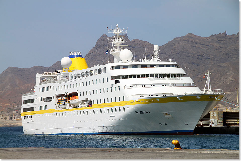  Die MS HAMBURG in Mindelo auf der Kapverden-Insel Sao Vicente.