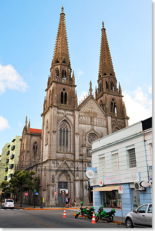 ... der Kirche Igreja Nossa Senhora do Carmo.