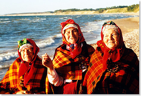 Wenn sich im Juli Chre aus ber 80 Lndern zu den World Choire Games in Riga treffen, werden ganz bestimmt die einheimischen Sngerinnen und Snger den Ton angeben  unter ihnen die in Alsunga an der lettischen Westkste beheimaten Suitu sievas.