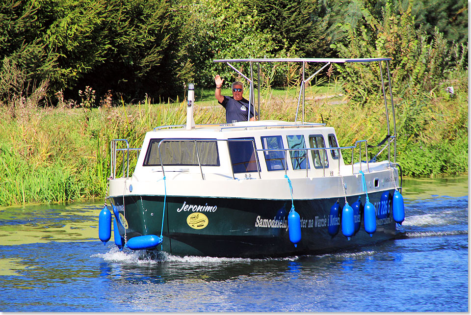 JERONIMO mit Skipper und Autor Dr. Peer Schmidt-Walther in voller Fahrt Netze-talwrts