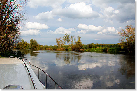 Haufenwolken 
	spiegeln sich in der Netze