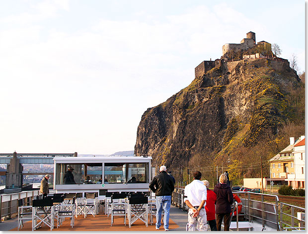 wieder vorbei an der Burg Schreckenstein, diesmal in nrdliche Richtung. Nach einer Nacht in Dresden erreicht die SWISS RUBY die Porzellan-Stadt Meien