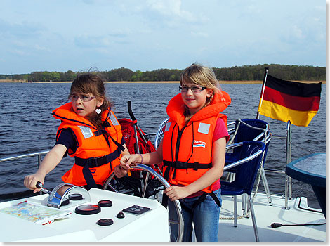 Die groen Tchter des Autors sind schon recht gebt im Umgang mit Ruder und Fahrhebel.