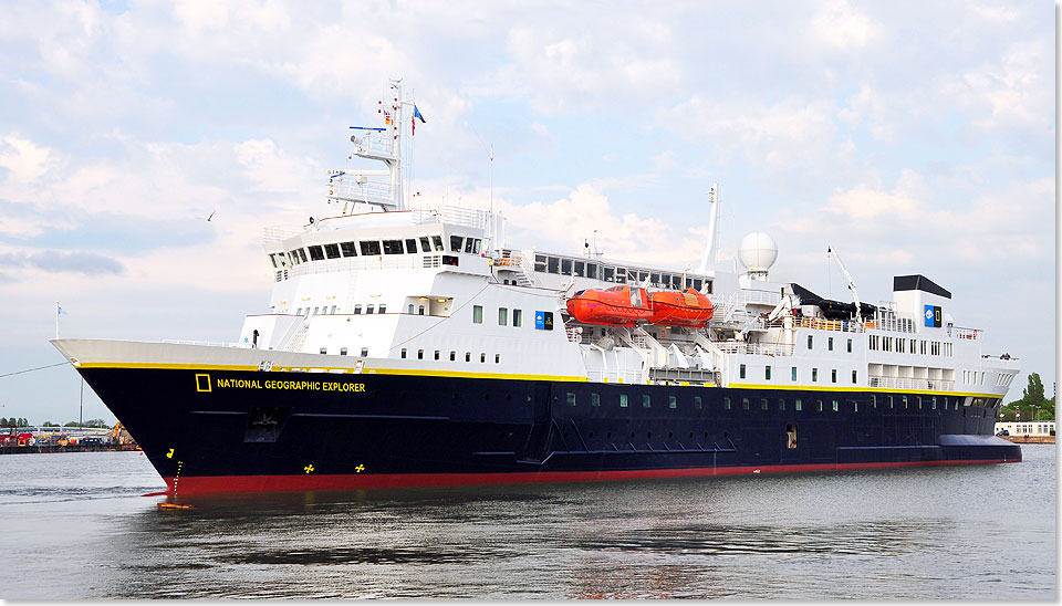 Die NATIONAL GEOGRAPHIC EXPLORER ex MIDNATSOL der Lindblad Expeditions, New York.