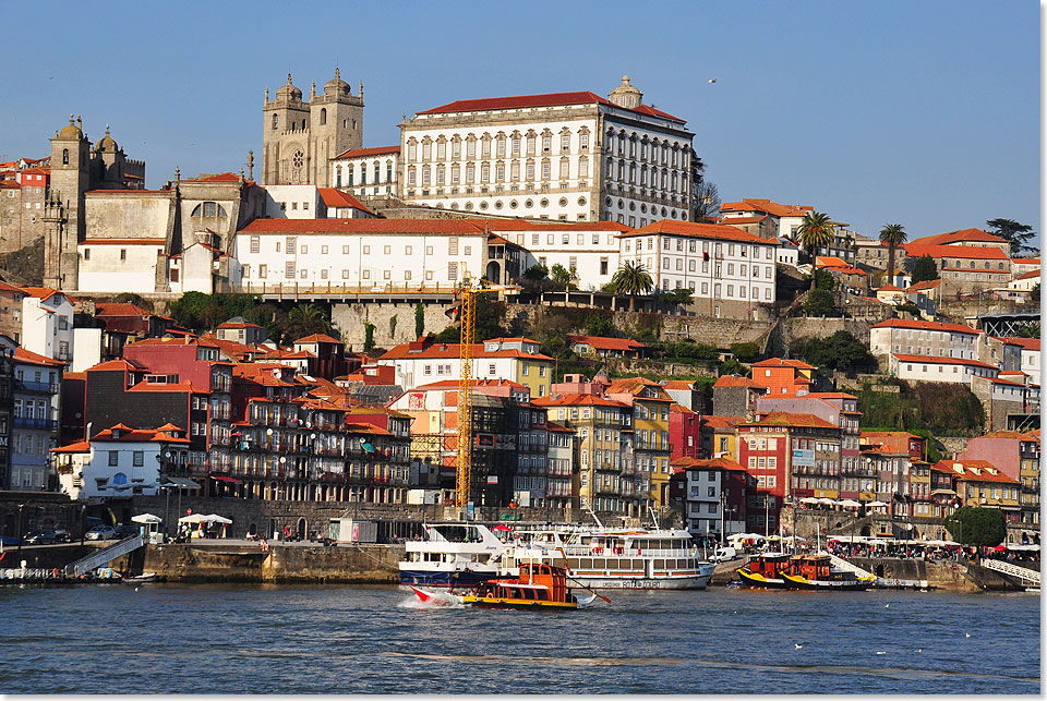 Blick auf Ribeira und den Bischofssitz.