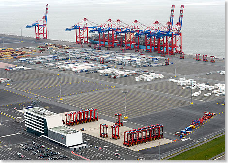 Die EUROGATE Container Terminal Wilhelmshaven GmbH & Co. KG ist die Betreibergesellschaft des Containerterminals im JadeWeserPort Wilhelmshaven.