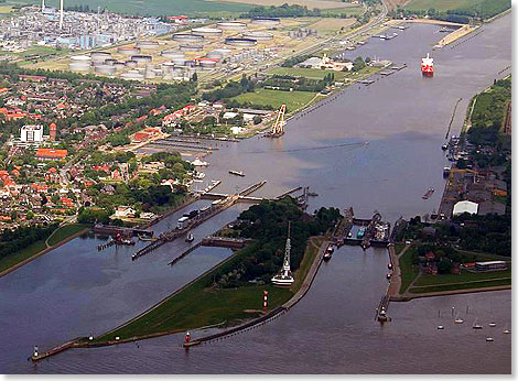 Foto: WSA Brunsbüttel Die Schleuenanlage Brunsbüttel.