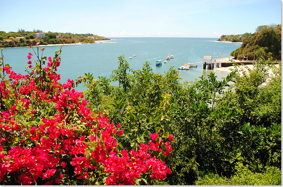 Vom Flughafen Mombasa fahren wir an das idyllisch gelegene Mnarani Beach unweit der Stadt Kilifi und starten gleich zu einer Bootsfahrt. ber den Kilifi Creek geht es hinaus auf den Indischen Ozean, wo uns bei einer ersten Schnorcheltour die spannende Unterwasserwelt der ostafrikanischen Ostkste erwartet.