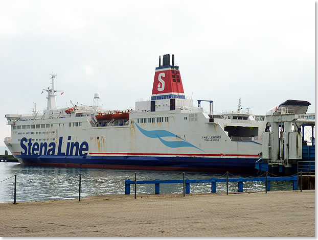 Die TRELLEBORG an ihrem Anleger im Fhrhafen Sassnitz im Ortsteil Mukran an der Prorer Wiek im Osten von Rgen.