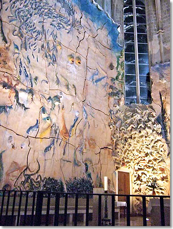  Miquel Barcels Keramikkunstwerk Wundersame
Vermehrung von Brot und Fisch in der Kathedrale.