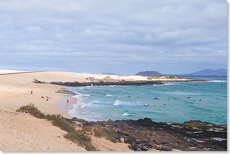 Fuerteventura  Hier sdlich von Corralejo ist ein Bade- und Surferparadies.