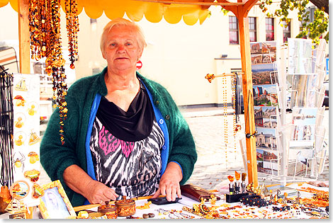 Bernstein-Verkufering am Theaterplatz.