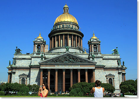 Die St. Peterburger Isaaks-Kathedrale mit ihrer goldenen Kuppel.