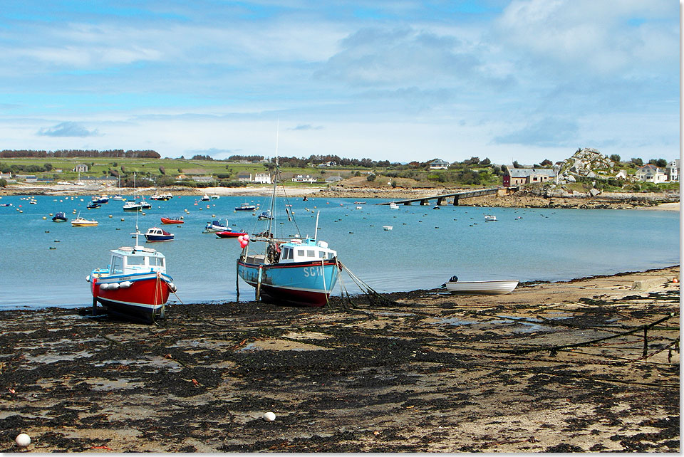 Der Hafen von Hugh Town auf St. Marys, der Hauptinsel der Scillies, fllt bei Ebbe trocken. 