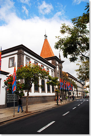 Historisches Bankgebäude in der Altstadt von Funchal. 