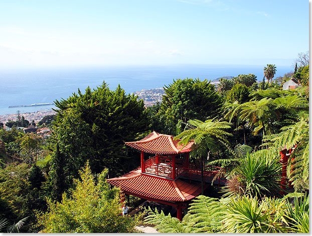 Der Jardim Tropical verfügt über eine fantasievolle Architektur-Melange. Hier ein Blick auf den asiatischen „Tempel”. 