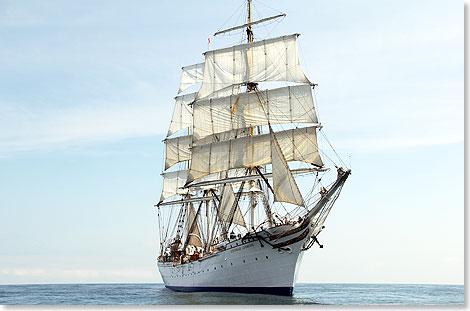 Eins der schnsten Segelschiffe der Welt: Die Bark STATSRAAD LEHMKUHL unterwegs in die Wesermndung.