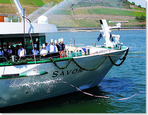 Scylla AG taufte MS SAVOR in Bingen am Rhein. Charterer ist Tauck River Cruises.